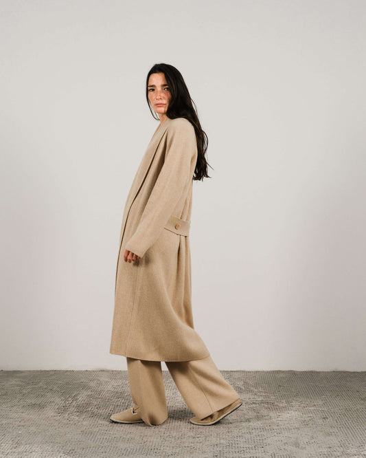 Side view of camel Cashmere Mix Shawl-Collar Maxi Ribbed Cardigan with buttoned belt detail, part of Italian knitwear collection by Lèmme.
