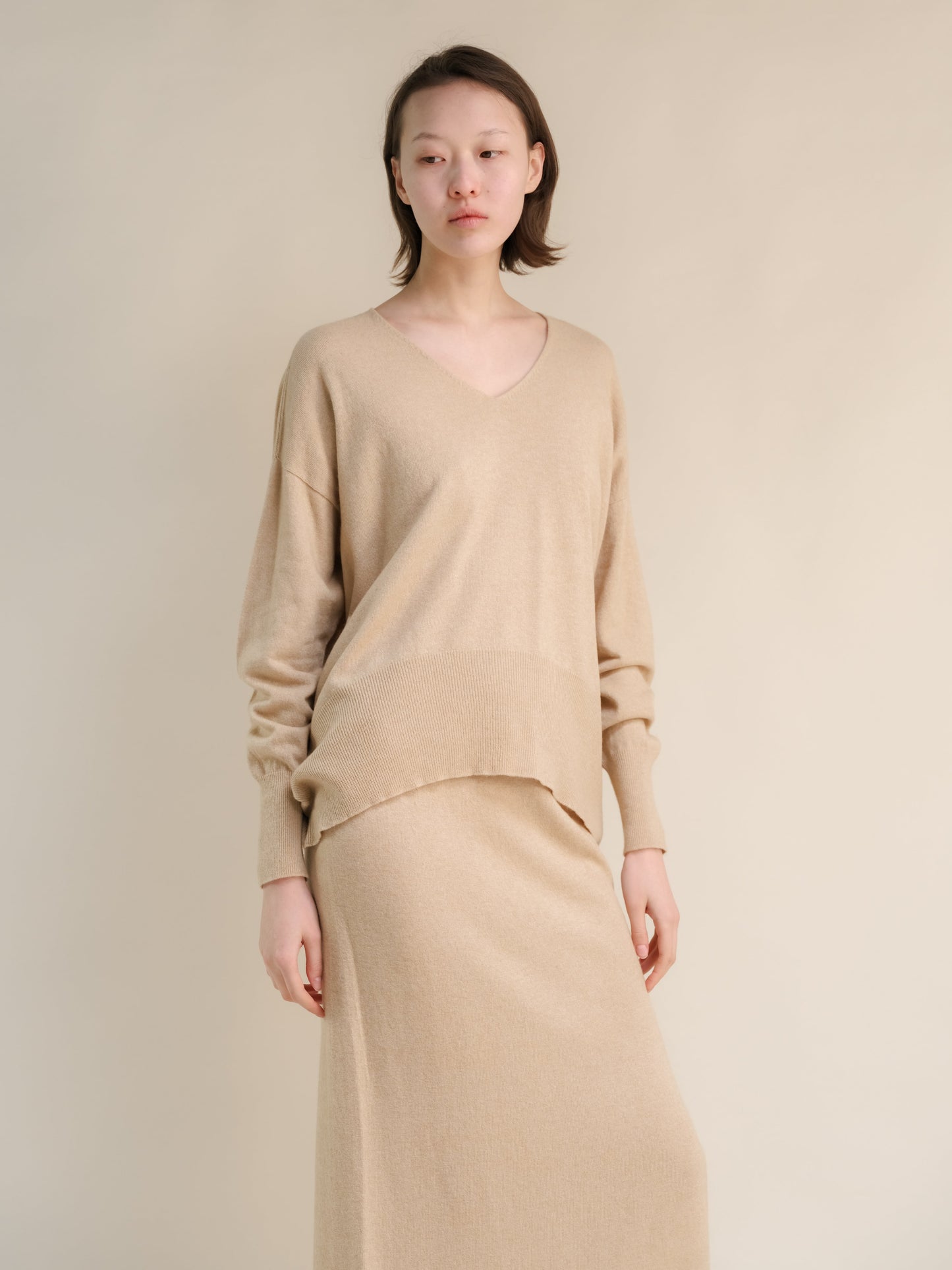 Pull long col en V en mélange de cachemire