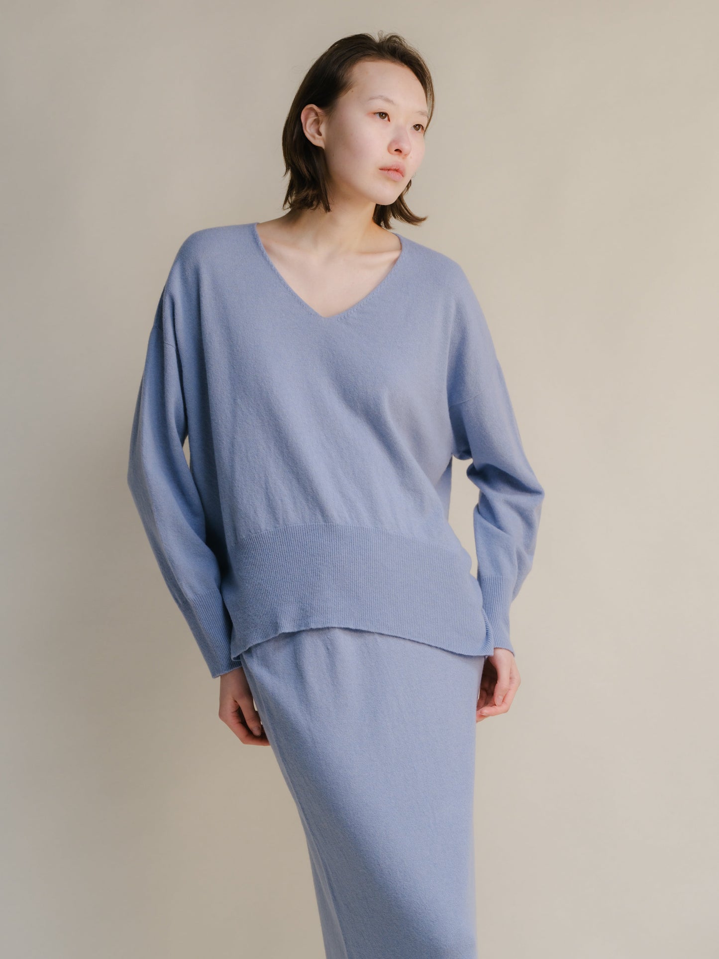 Pull long col en V en mélange de cachemire