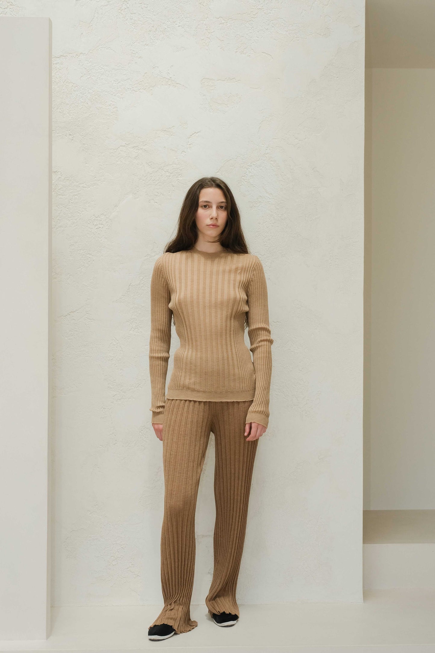 Camel-toned Extra Fine Merino Wool Ribbed Crew Neck 3D-Knit Sweater with matching pants, breathable and perfect for stylish layering.
