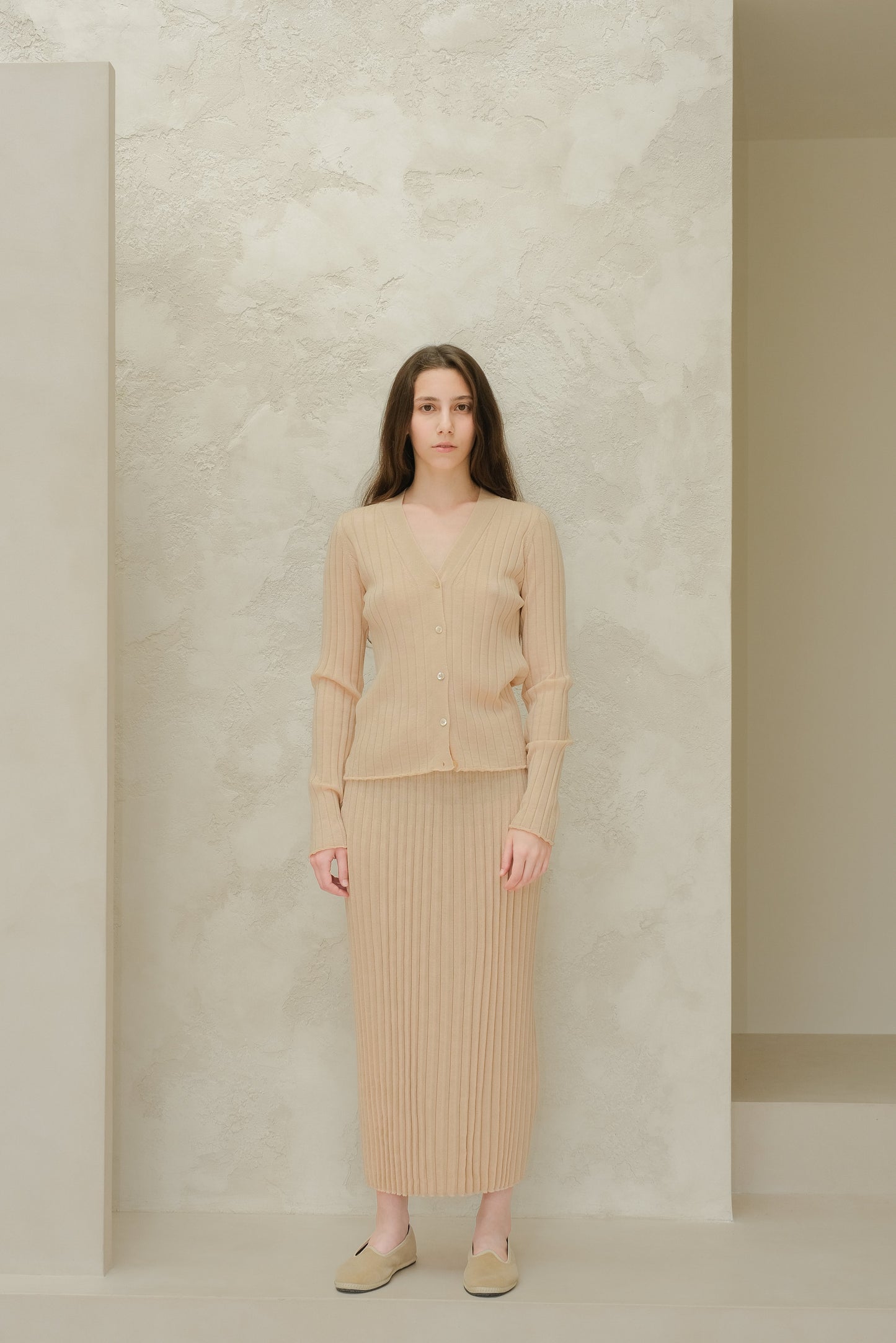Strickjacke aus extrafeiner Merinowolle mit V-Ausschnitt