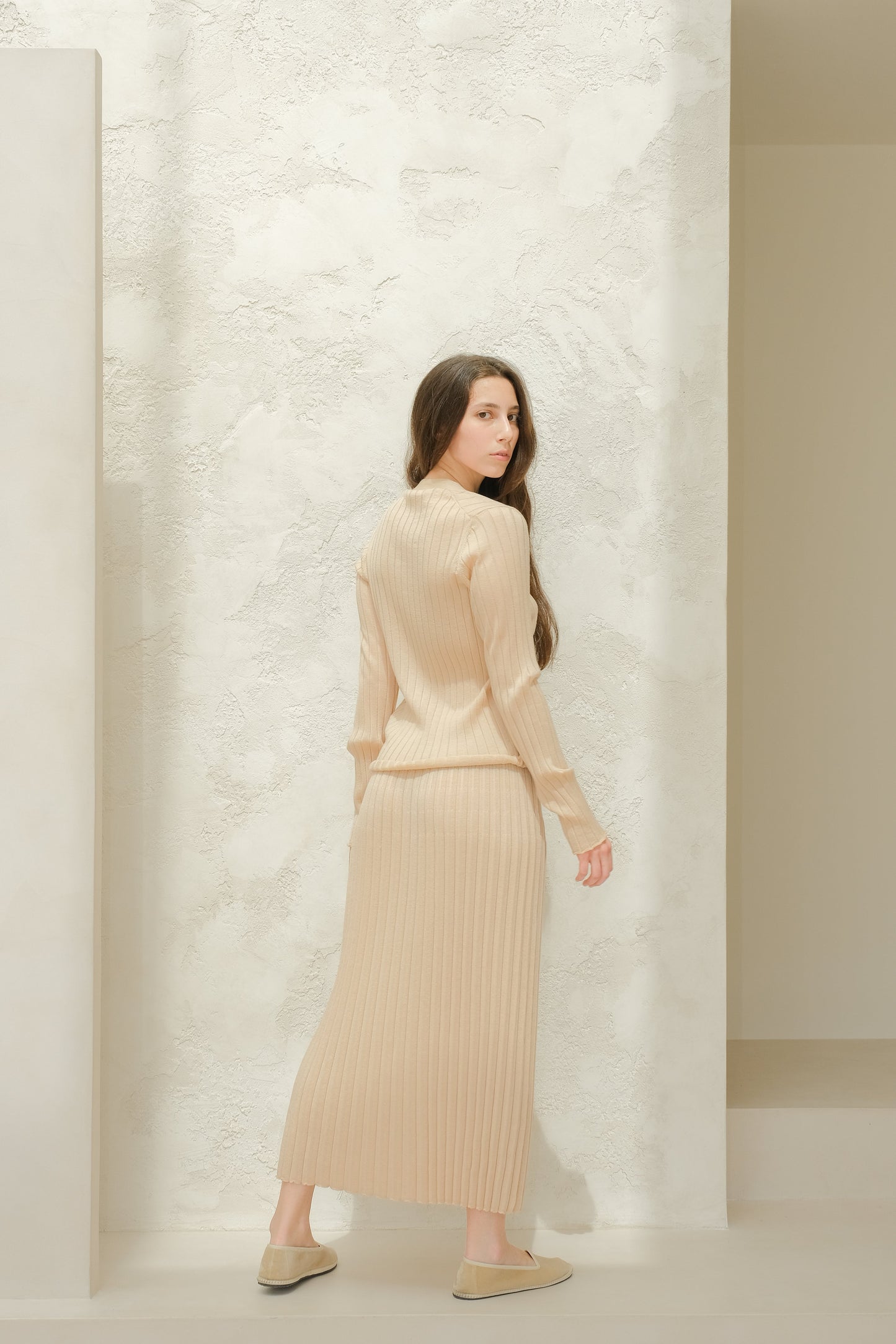 Strickjacke aus extrafeiner Merinowolle mit V-Ausschnitt