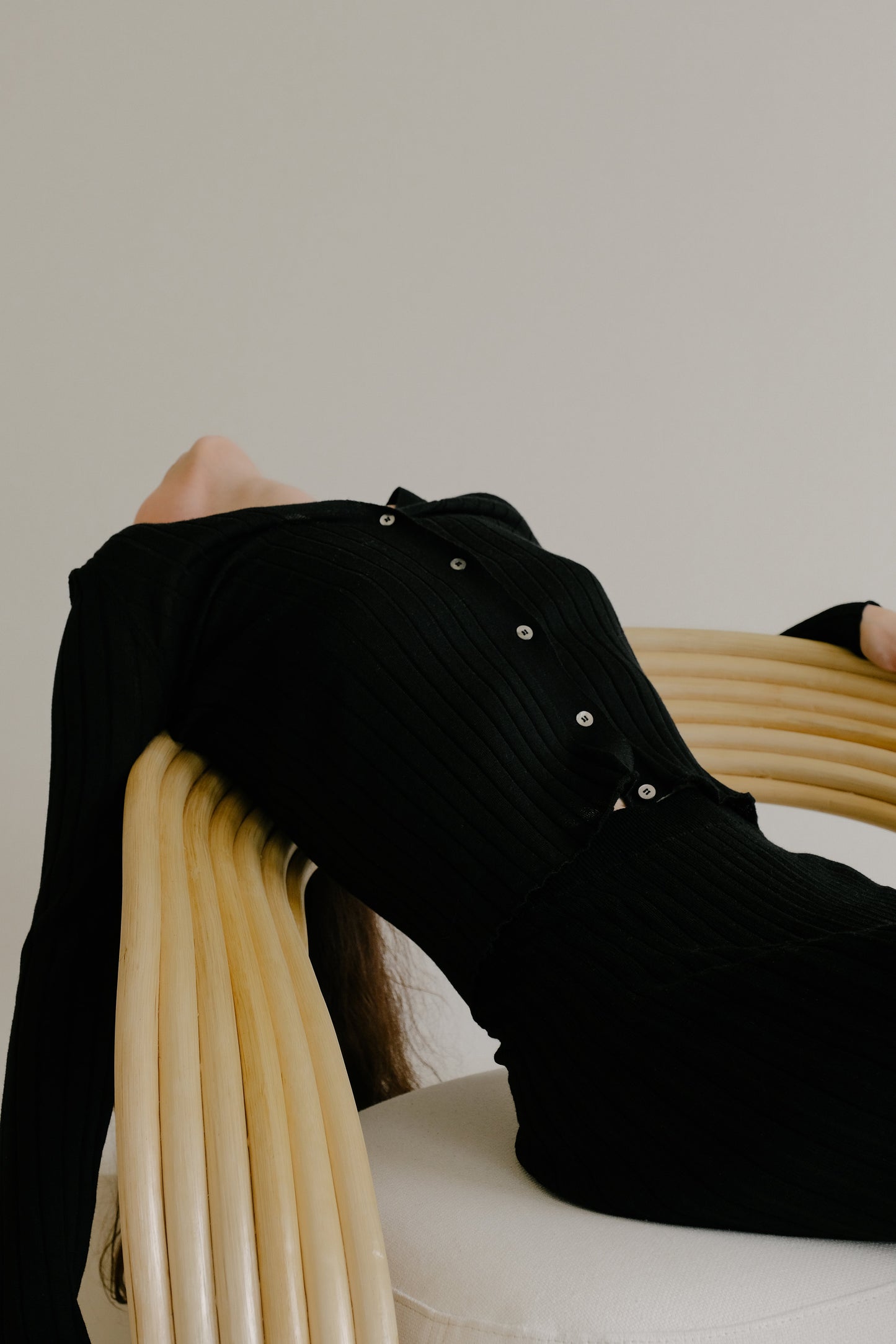 Strickjacke aus extrafeiner Merinowolle mit V-Ausschnitt