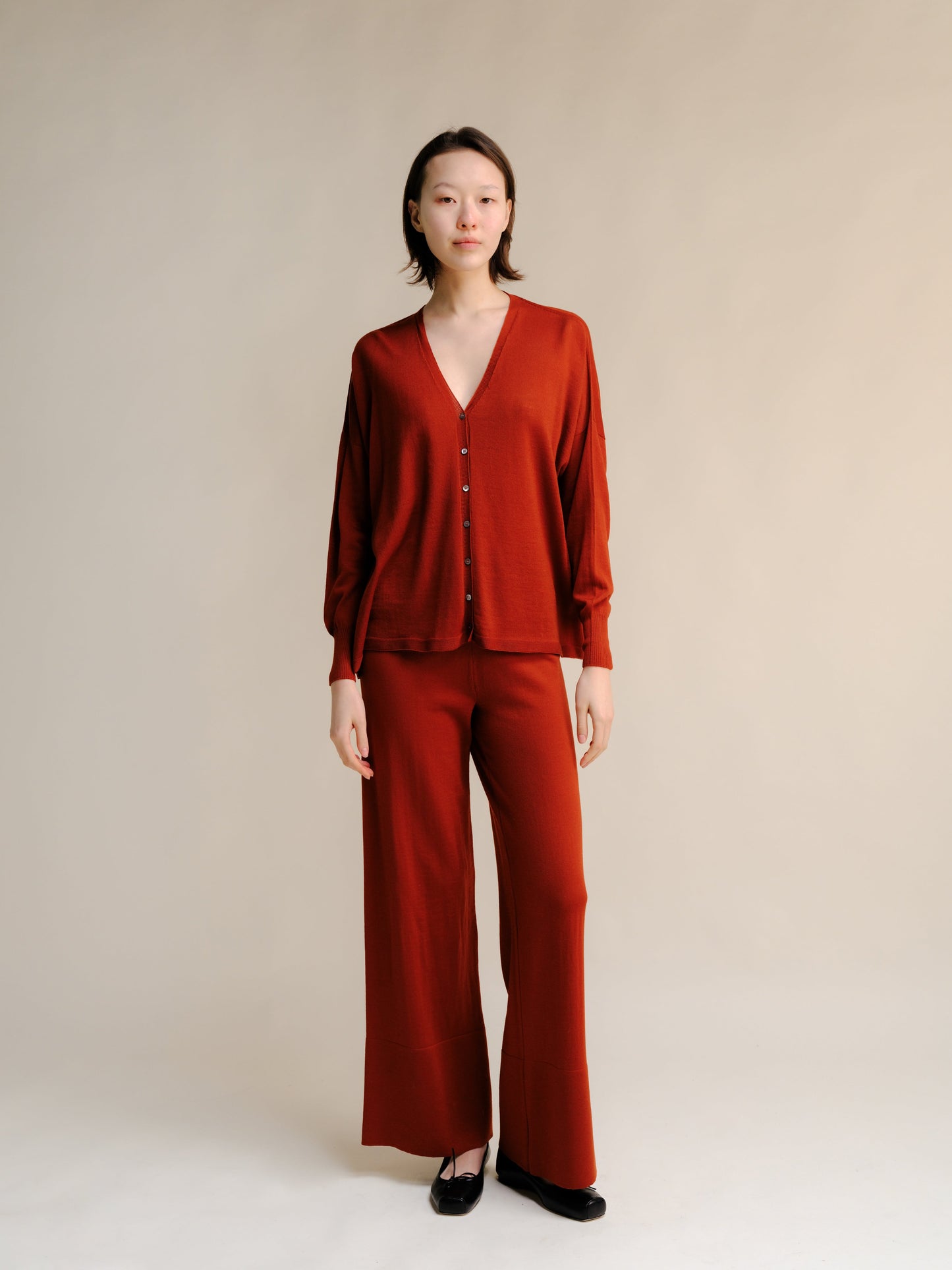 Extrafeine Merinohose mit weitem Bein, italienische Strickwaren