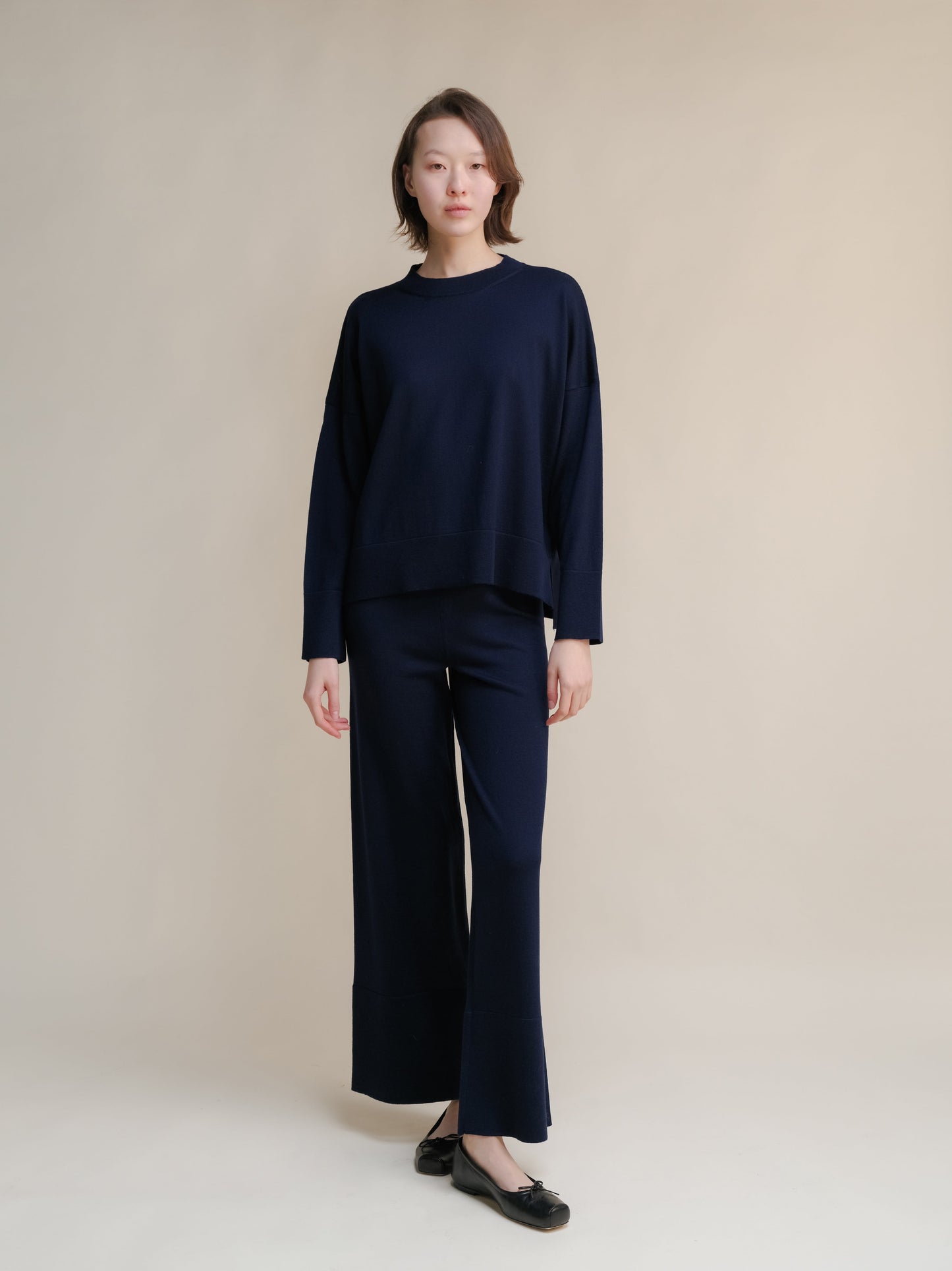 Extrafeine Merinohose mit weitem Bein, italienische Strickwaren