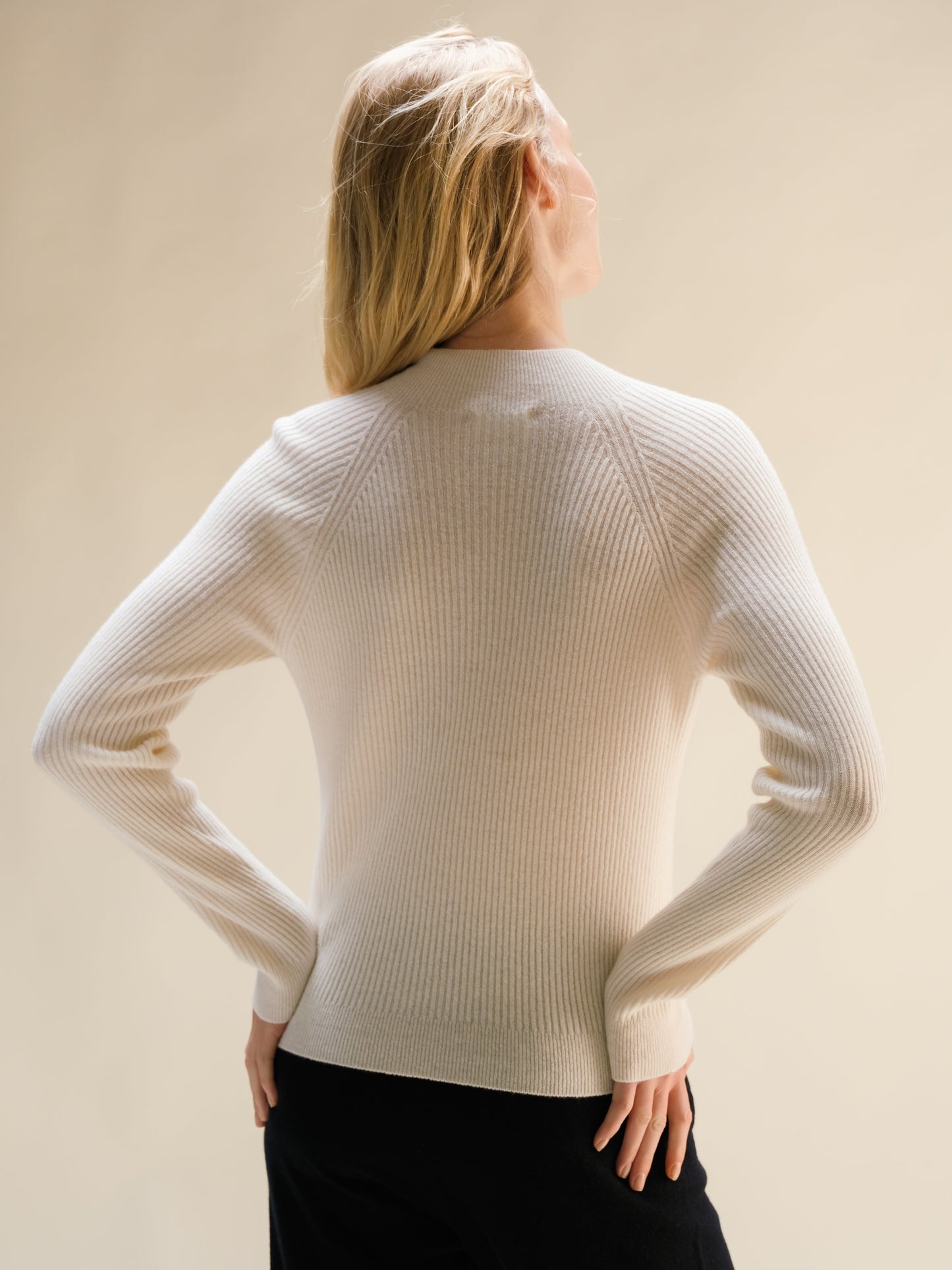 Pull col montant côtelé en mélange de cachemire tricoté en 3D