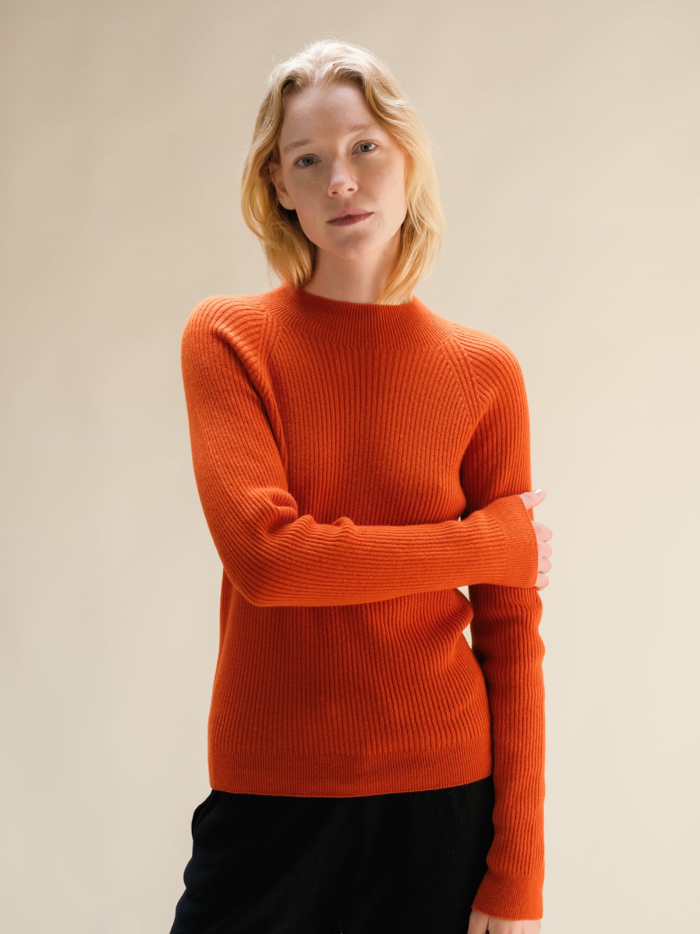 Pull col montant côtelé en mélange de cachemire tricoté en 3D