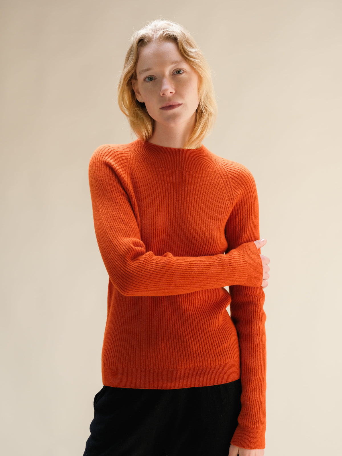 Pull col montant côtelé en mélange de cachemire tricoté en 3D