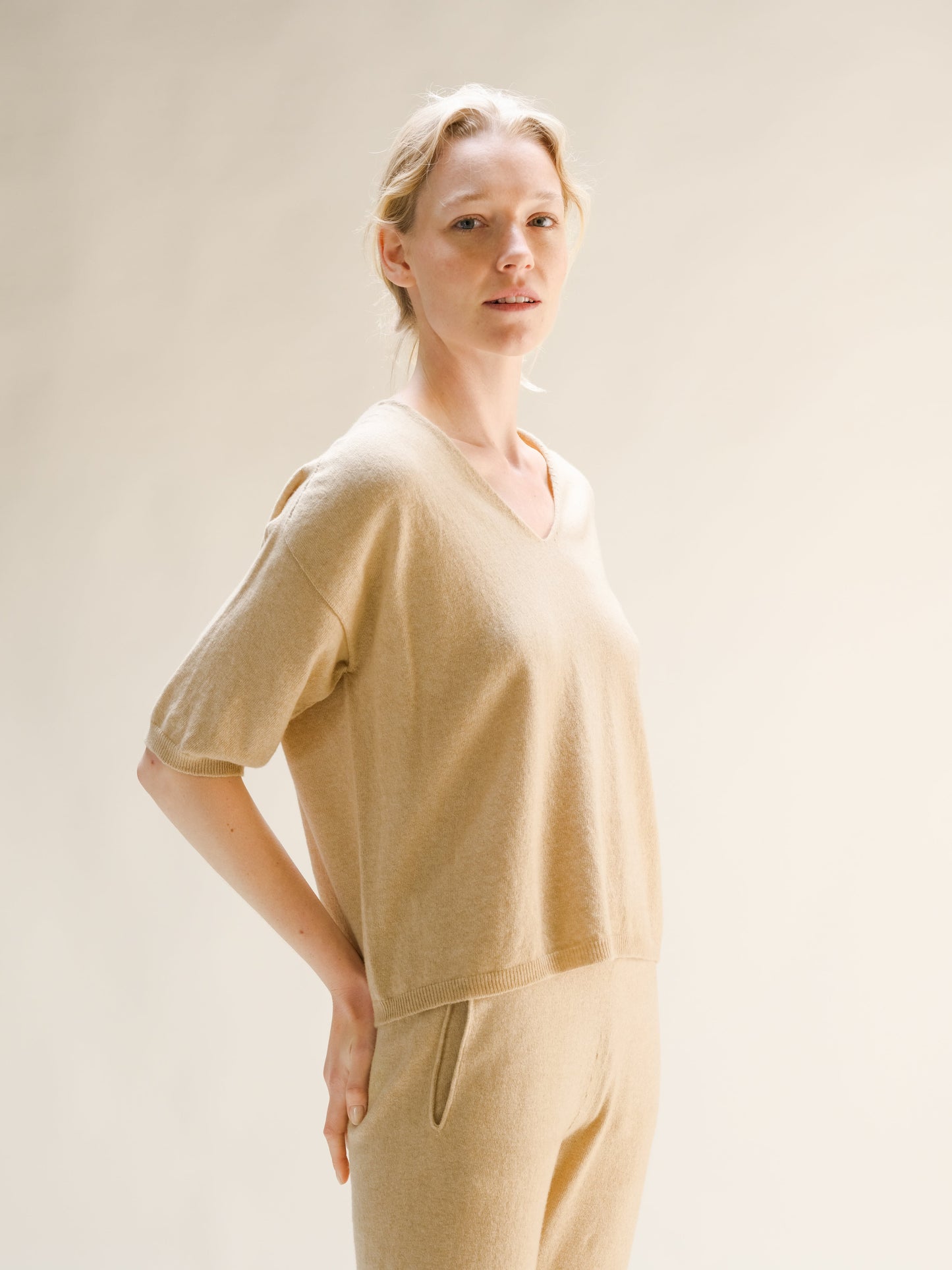 Kaschmir-Mix V-Neck T-Shirt - 3D-Strick