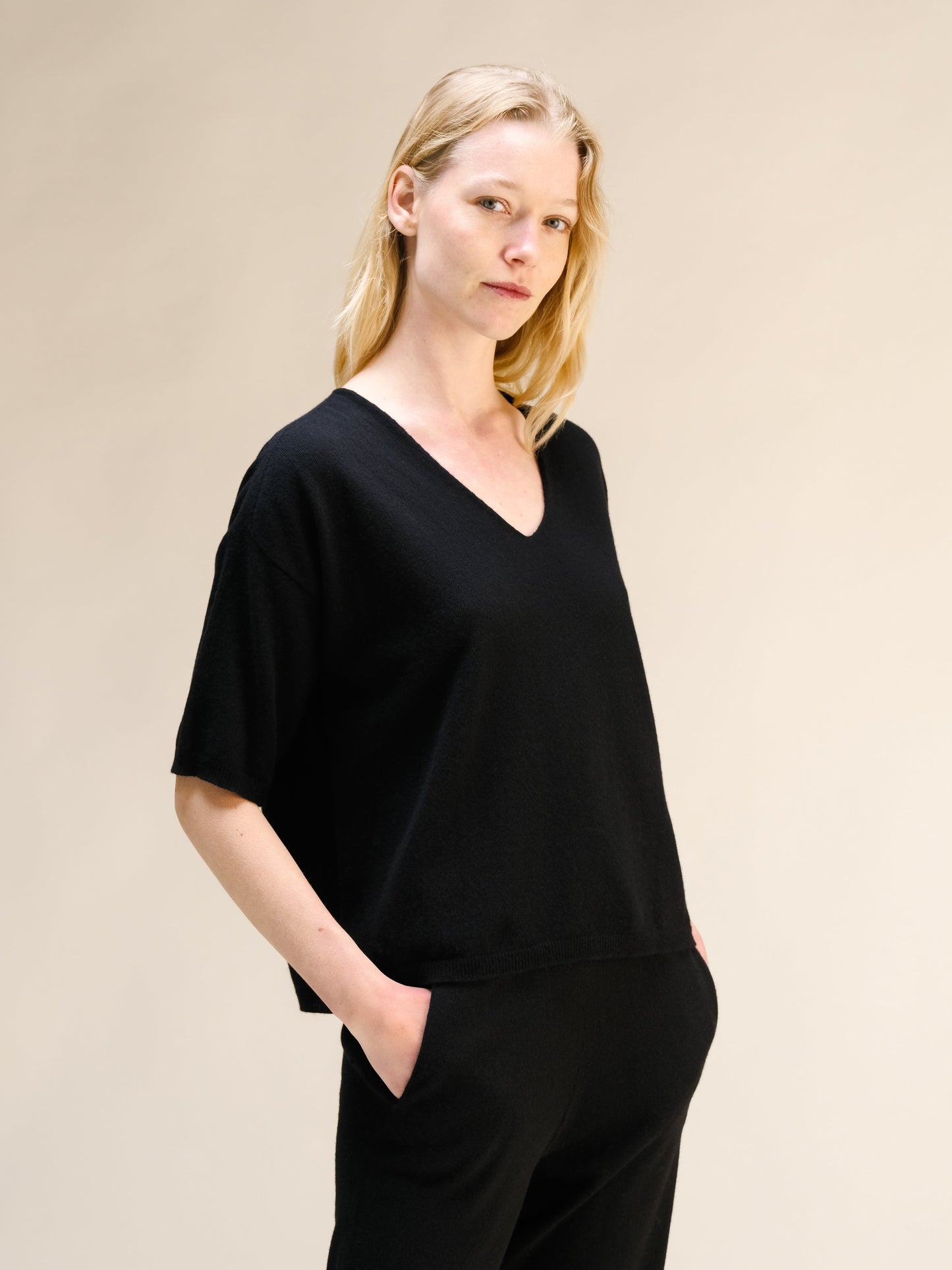 Kaschmir-Mix V-Neck T-Shirt - 3D-Strick