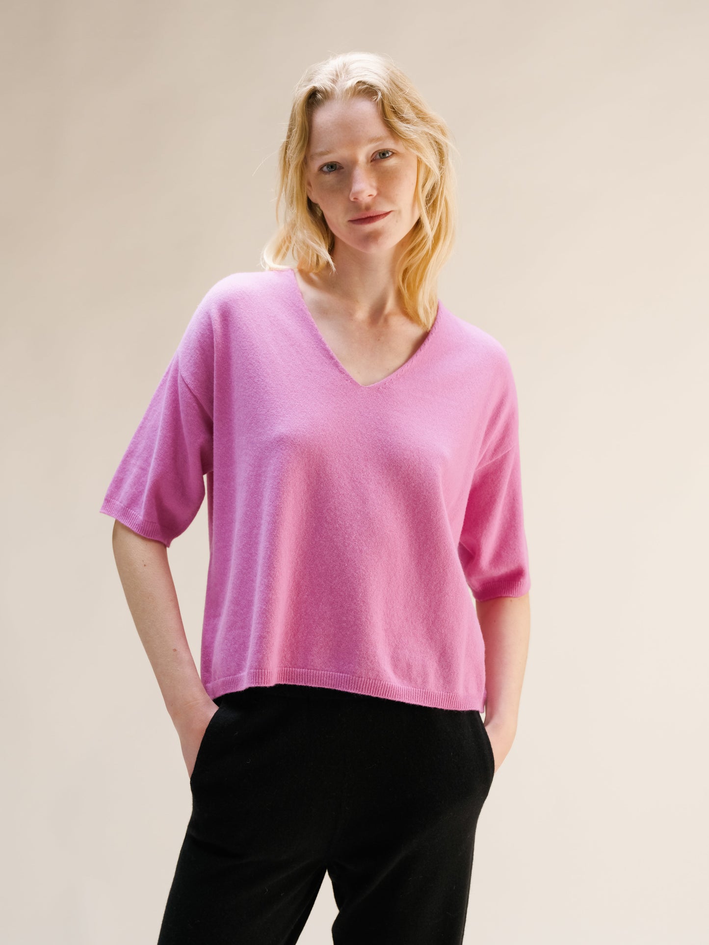 Kaschmir-Mix V-Neck T-Shirt - 3D-Strick