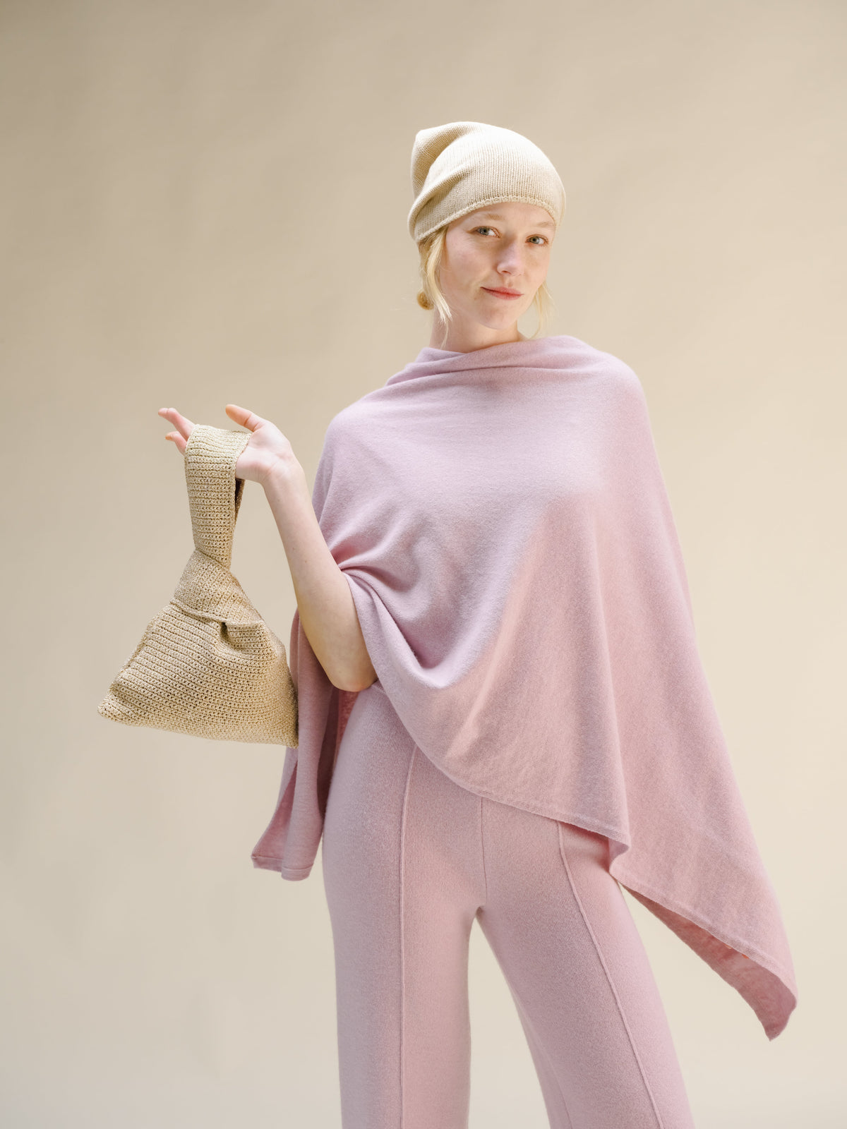 Poncho asymétrique en mélange de cachemire, fabrication italienne