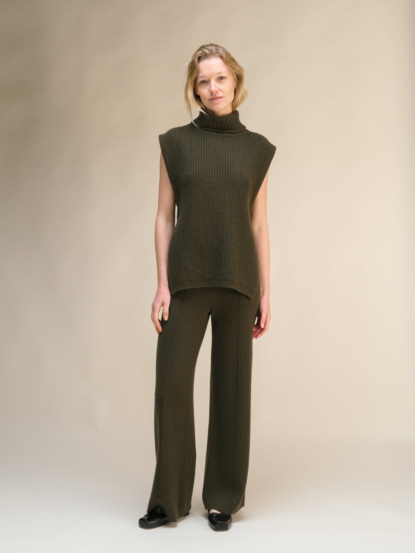 Cashmere Mix Solid Trousers