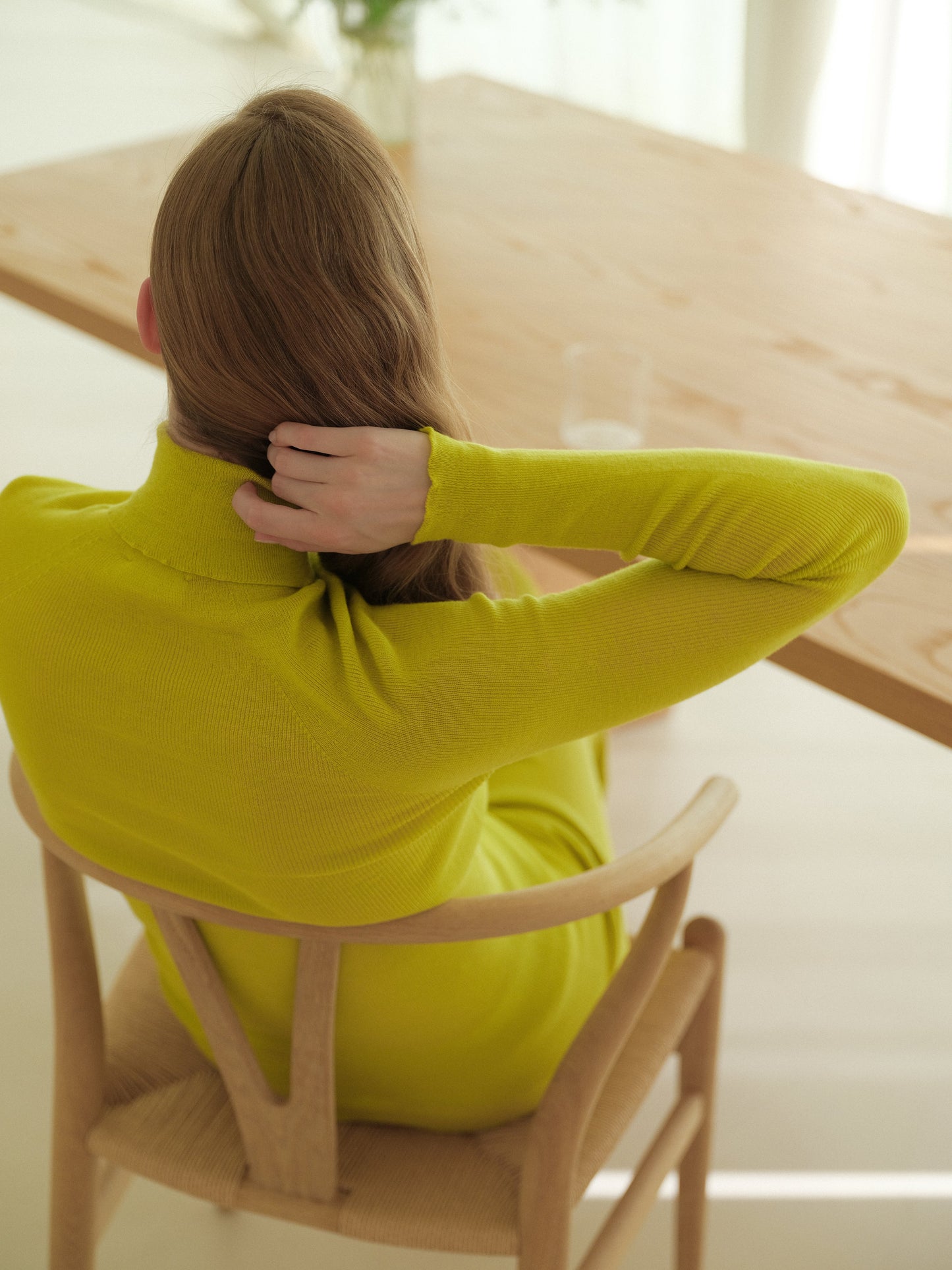 Extrafeiner Merinowollpullover mit V-Ausschnitt – Italienische Strickwaren