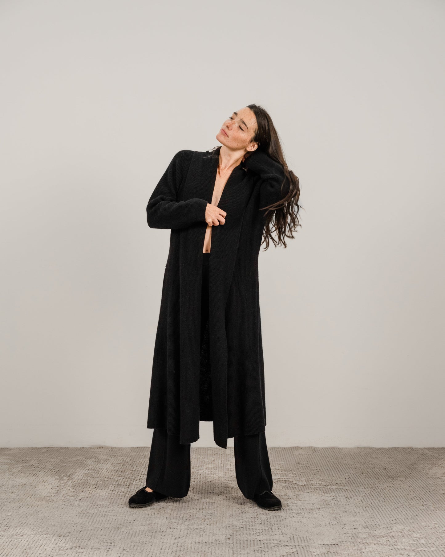 Black Cashmere Mix Shawl-Collar Maxi Ribbed Cardigan in full-length design, part of Lèmme’s luxurious and sustainable Italian knitwear.