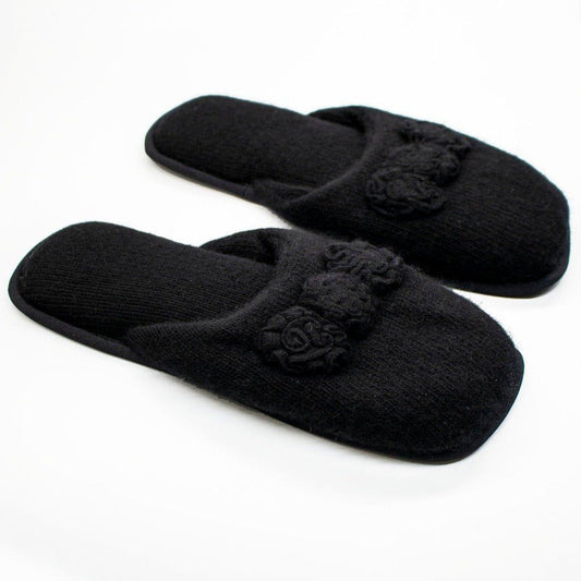 Cashmere slippers with rosettes in black, featuring a soft suede sole for luxury home comfort. Elegant footwear by HenryPawHaven, ideal for gifting.